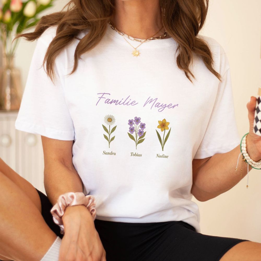 Personalisierbares T-Shirt mit Geburtsblumen